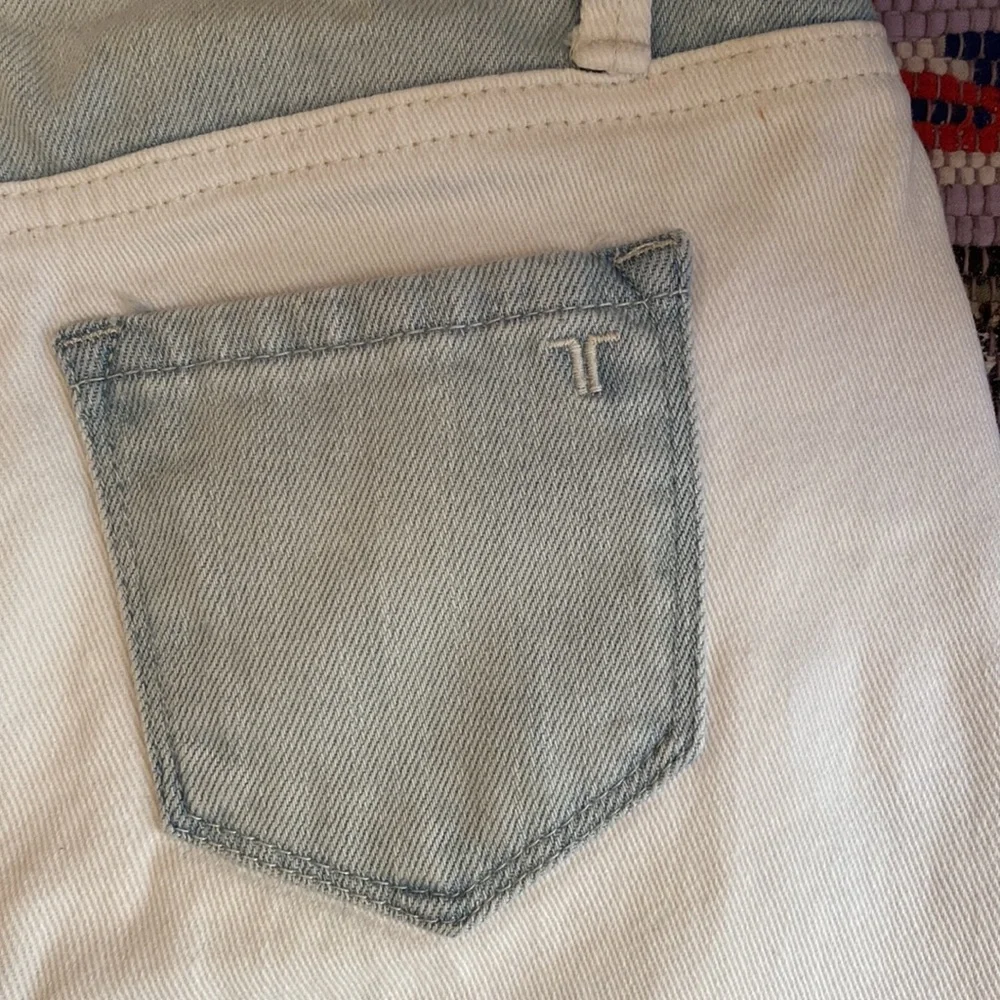 Tractr Jeans Skirt, Distressed Patchwork in Light Wash Blue & White, Sz L. - Picture 4 of 7